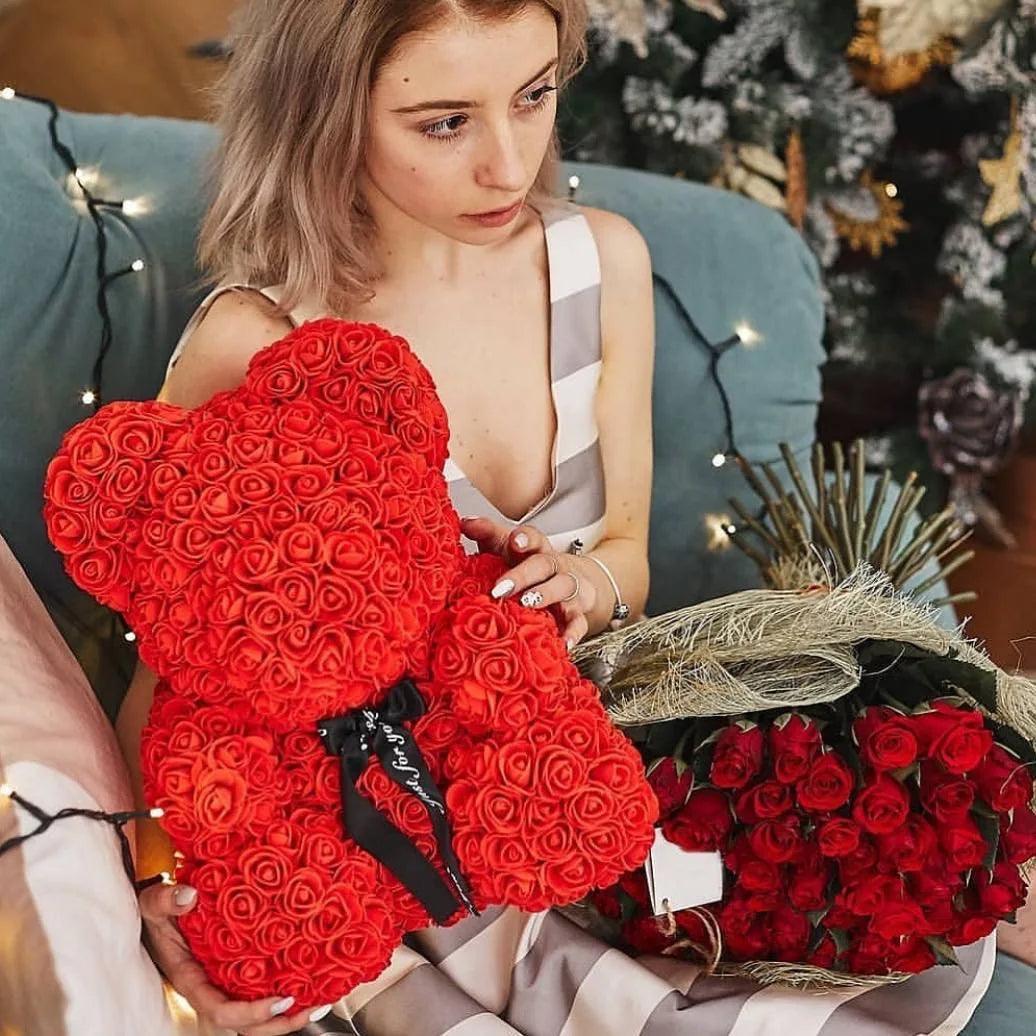 Red roses and teddy bear