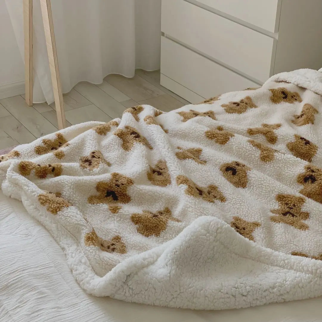 Blanket with teddy bears